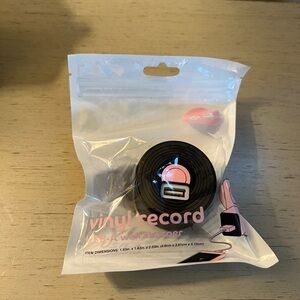 Target Bullseye Vivitar Vinyl Record Album USB-A Wall Charger Pink Black NWT